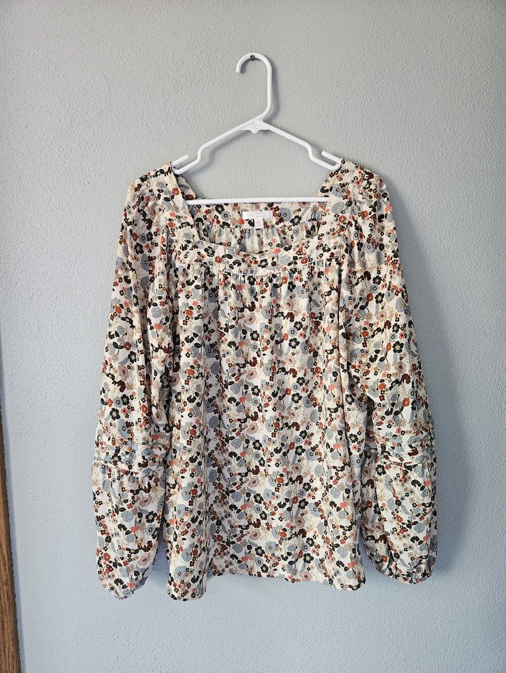 LC Lauren Conrad Cream Floral Peasant Blouse with Rust, Green & Navy